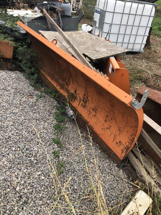 Lama de zapada pentru buldoexcavator