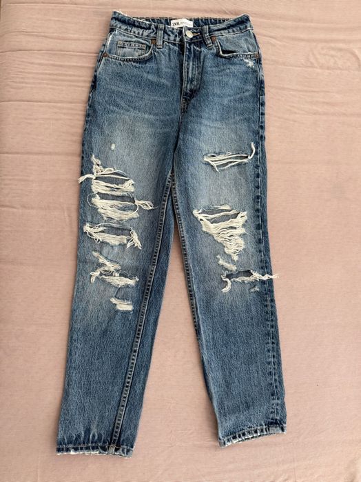 Различни модели дънки Zara