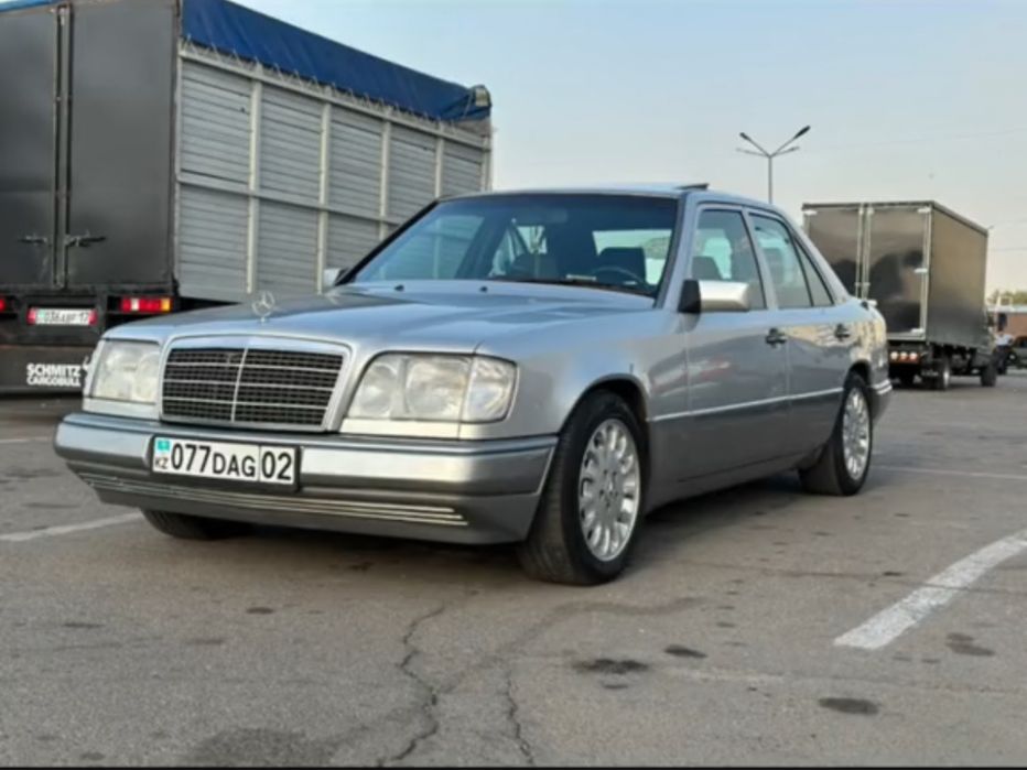 Продам автомобиль мерседес w124