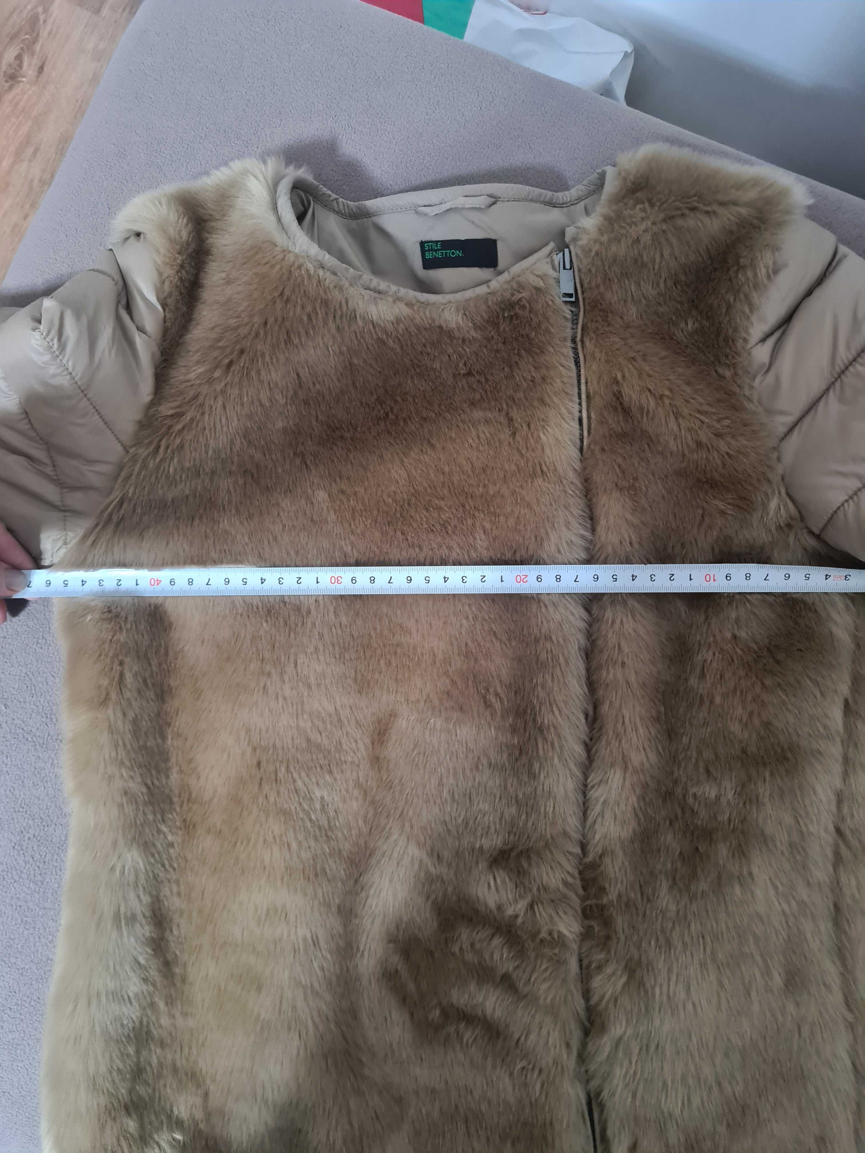 Geacă damă Benetton marimea [IT]42, [UK]10, cam un S-M mic