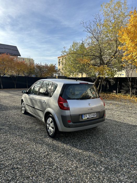 Vând Renault Scenic