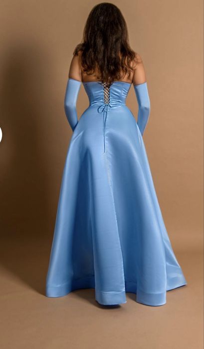 Rochie lunga cu aplicatii din pietre pe bust