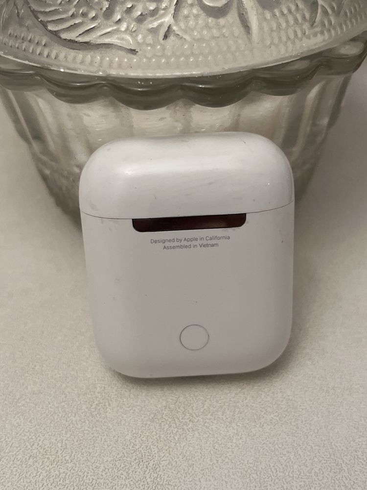AirPods 1 (1 наушник + кейс) — отличное состояние