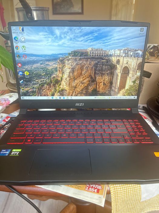 Лаптоп MSI katana gf66 ТОП оферта! Може и бартер за ел. Тротинетка
