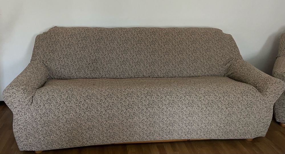 Canapea extensibila cu 2 fotolii.