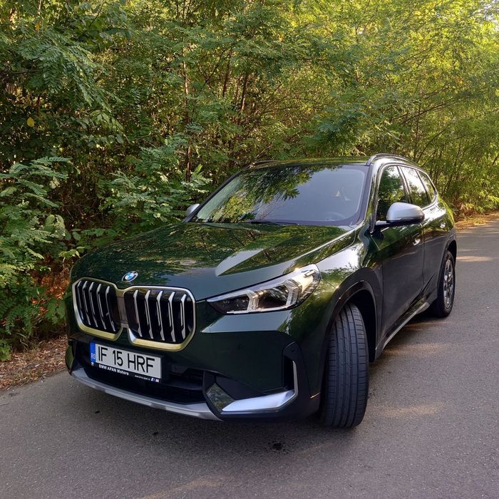 BMW X1 211 CP , 5.2 litri / 100 km
