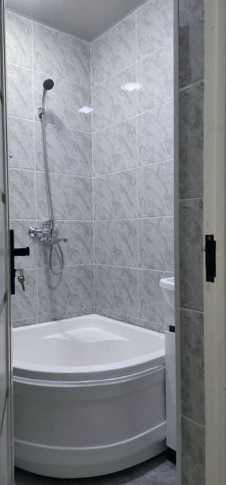 Срочно! Квартира на Яшнабад-Магнит 2/4/4 общ пл 53м ,балкон 2*6