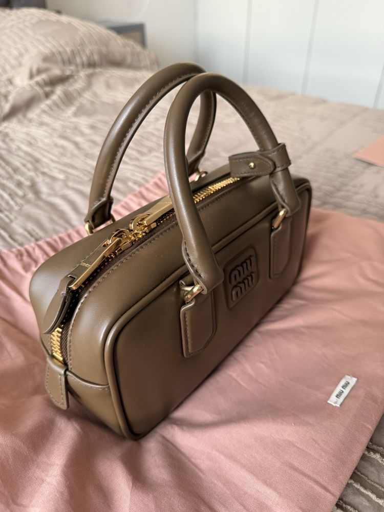 Miu miu Arcadie нова чанта Capuccino 2025