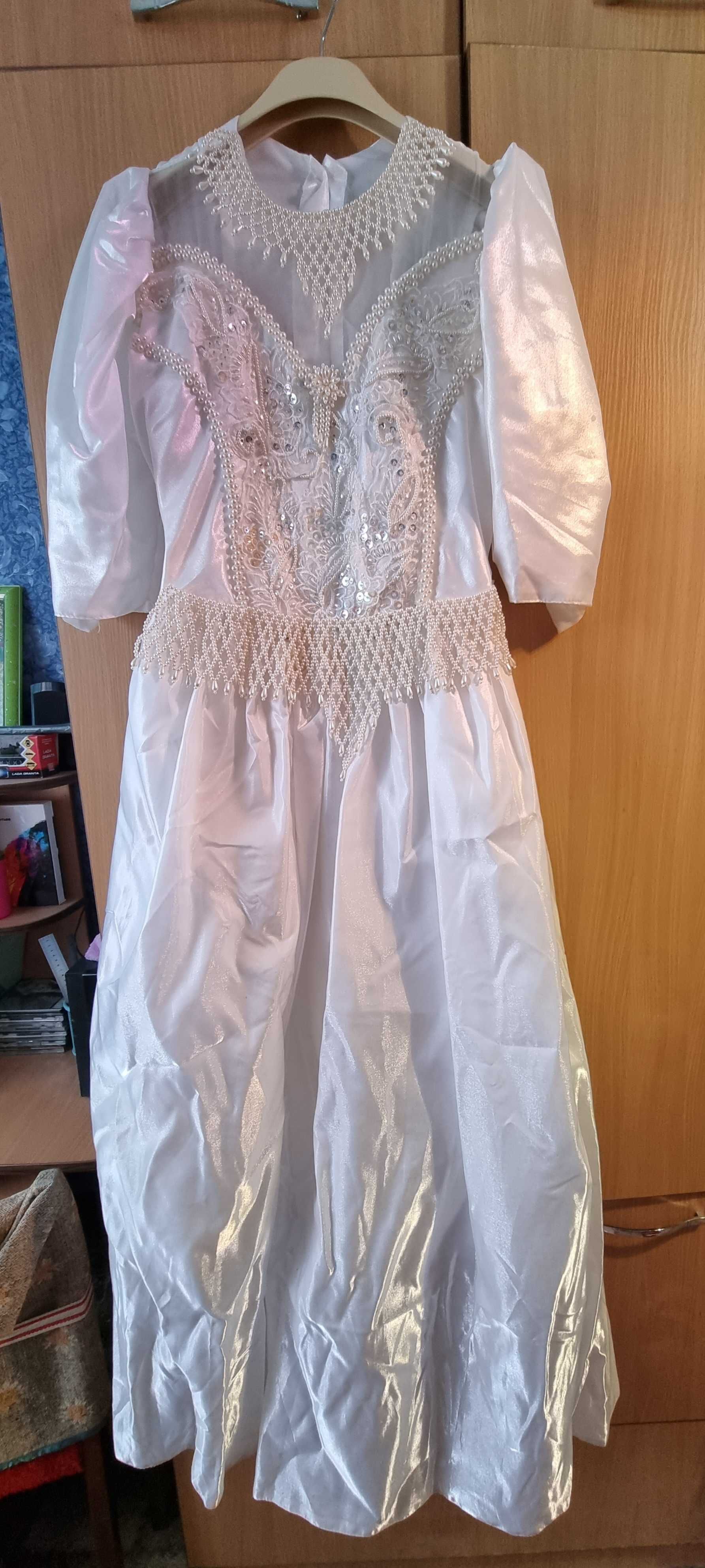 продаю белое платье (свадебное)