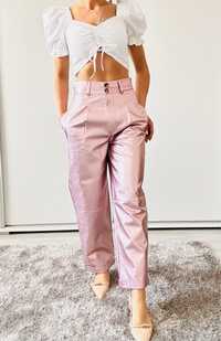 Pantaloni baby pink metalizat /roz deschis, marimea M