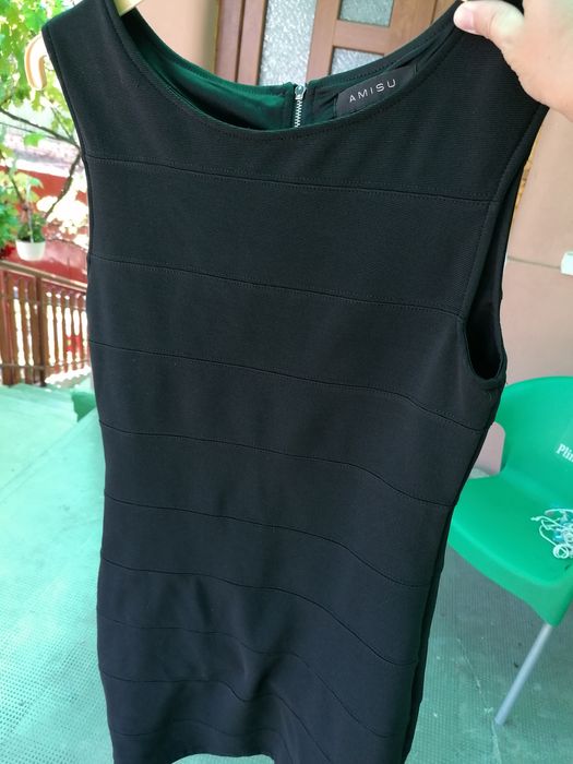 Transport gratuit! Vând rochie Amisu mar . 38