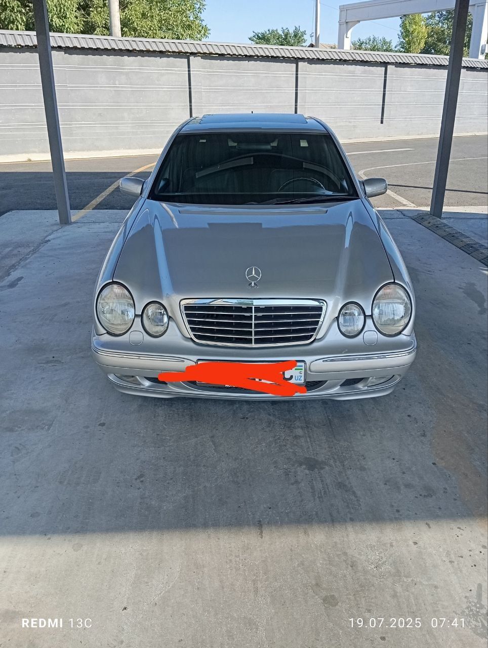 Mercedes-Benz W210