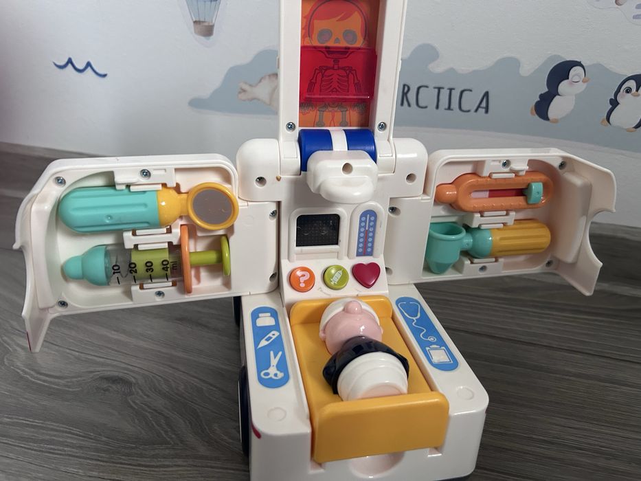 Jucarie Ambulanta interactiva pentru copii cu lumini si sunete, Hola