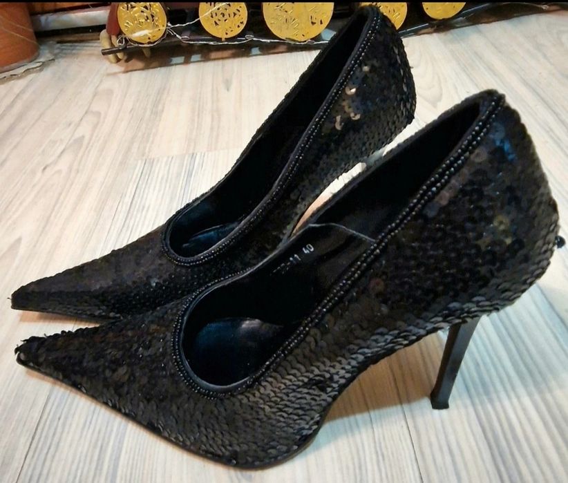 Pantofi de ocazie cu toc si paiete, lucrati manual