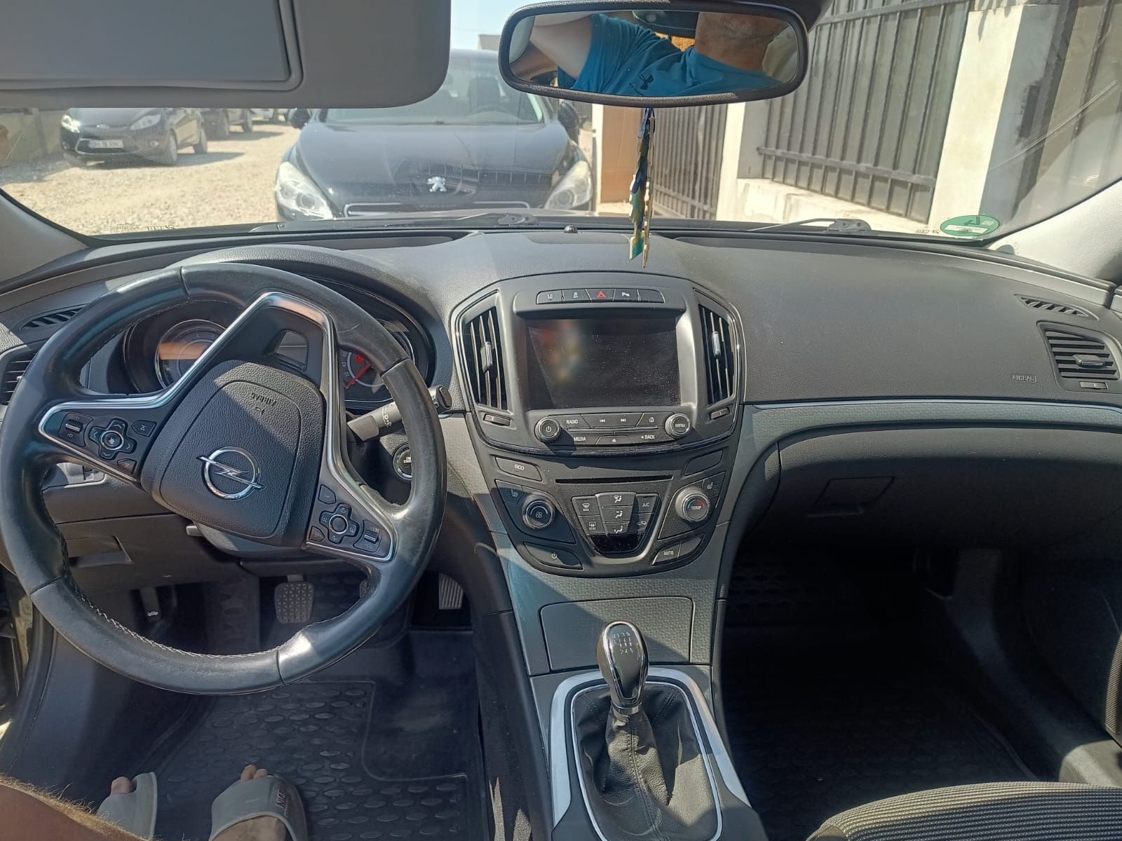Vand Opel Insignia 2.0cdti, an 2014

Sunt primul proprietar