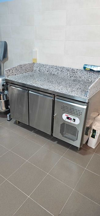 Banc de lucru pt pizza cu ftigider