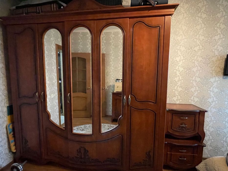 Спальный гарнитур