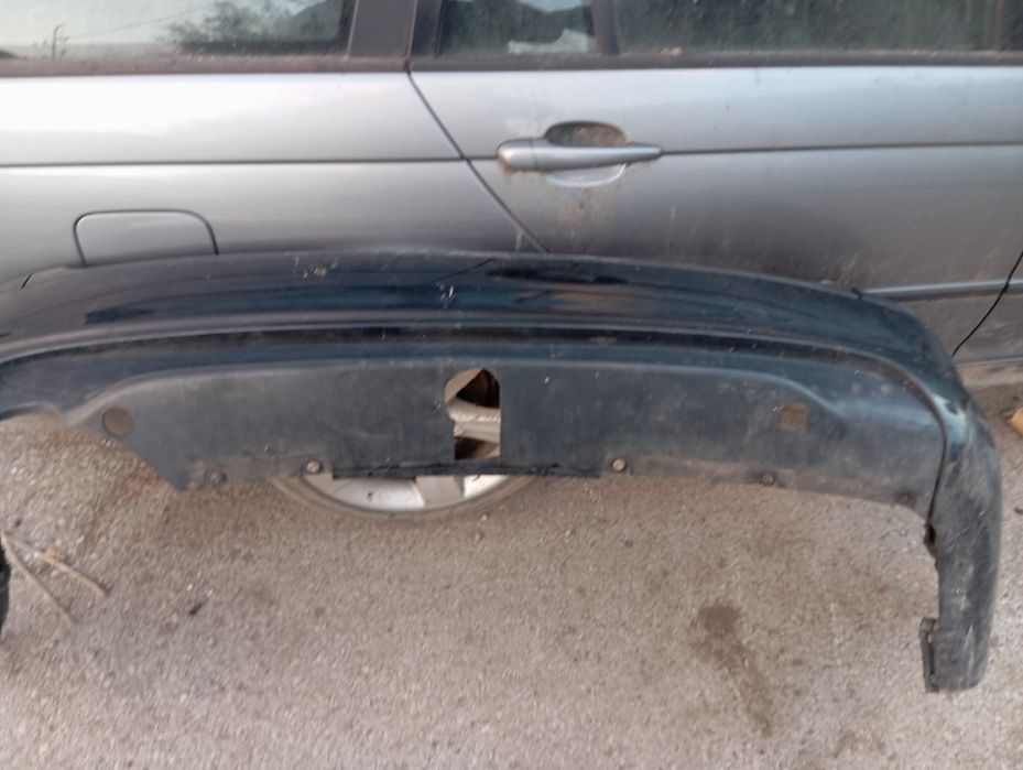 Продавам задна М броня и М прагове за Е46 комби