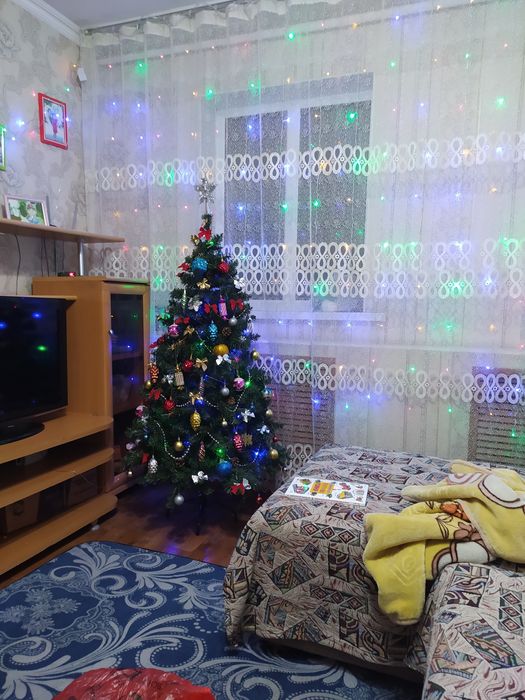 Продам искусственную ёлку