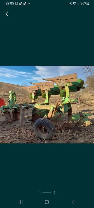 Vând plug  reversibil