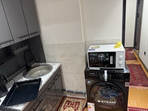 Сдается 1 ком Кадышева рынок.  Конечный Остановка