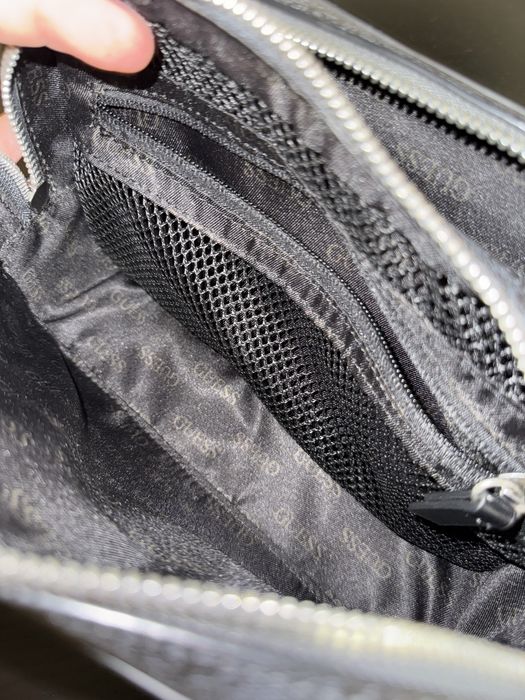 Guess ръчна чанта оригинална