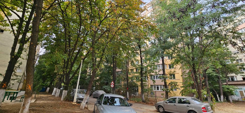 Proprietar vand apartament 3 camere, Bucuresti, Aleea Otesani sector 2