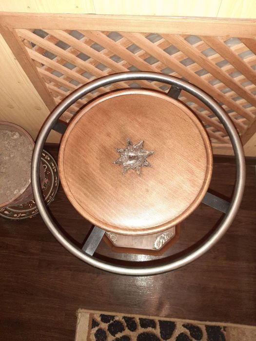 Продаётся старинная подставка