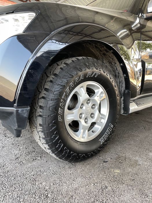 Mitsubishi Pajero GLS (V6) avtomobili sotiladi !