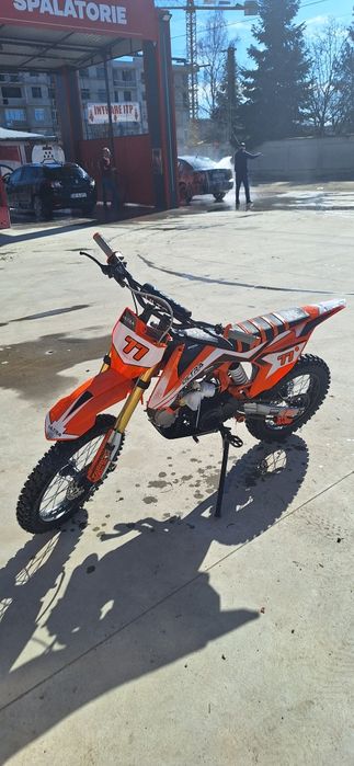 Moto Cross ultra 125