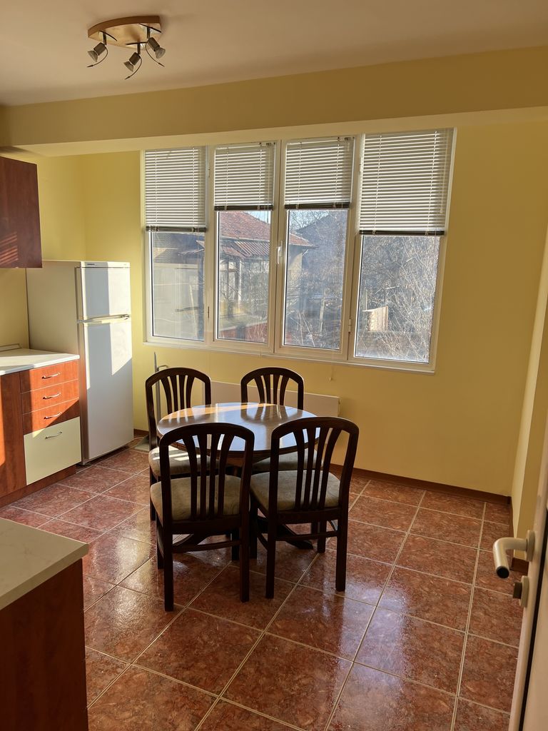 Дава се под наем Двустаен апартамент в Дупница - 55 кв.м за 204 € - Снимка #4
