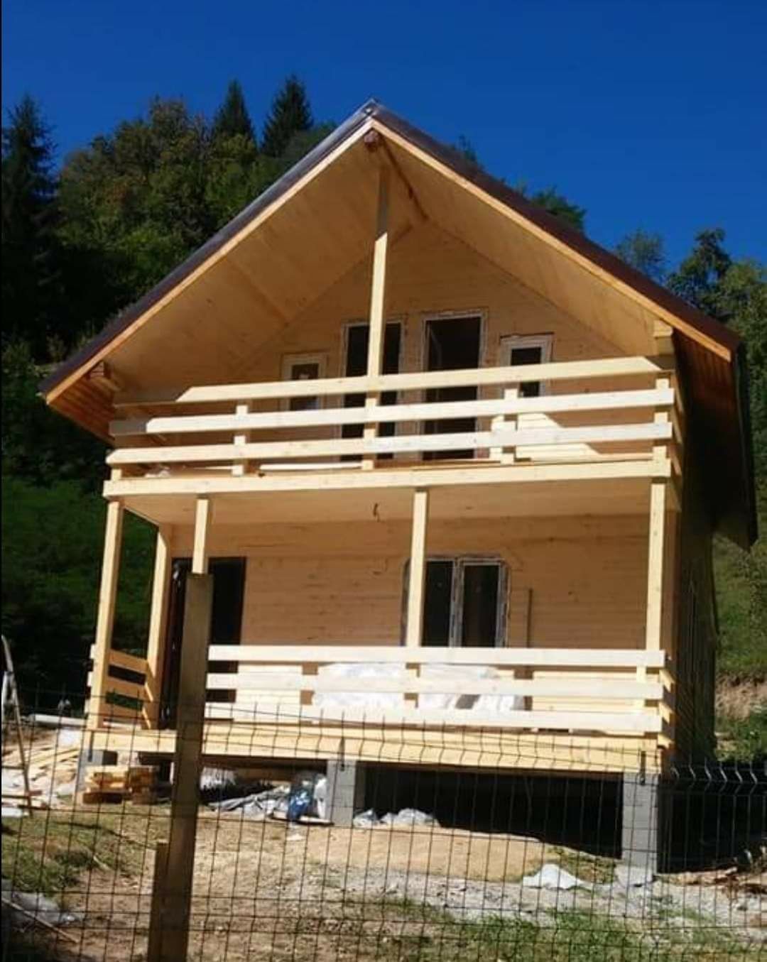 Constructii case si cabane din lemn, mansarde, casute de gradina