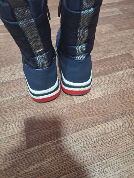 Срочно продаётся полусапожки в отличном состоянии 37-размер