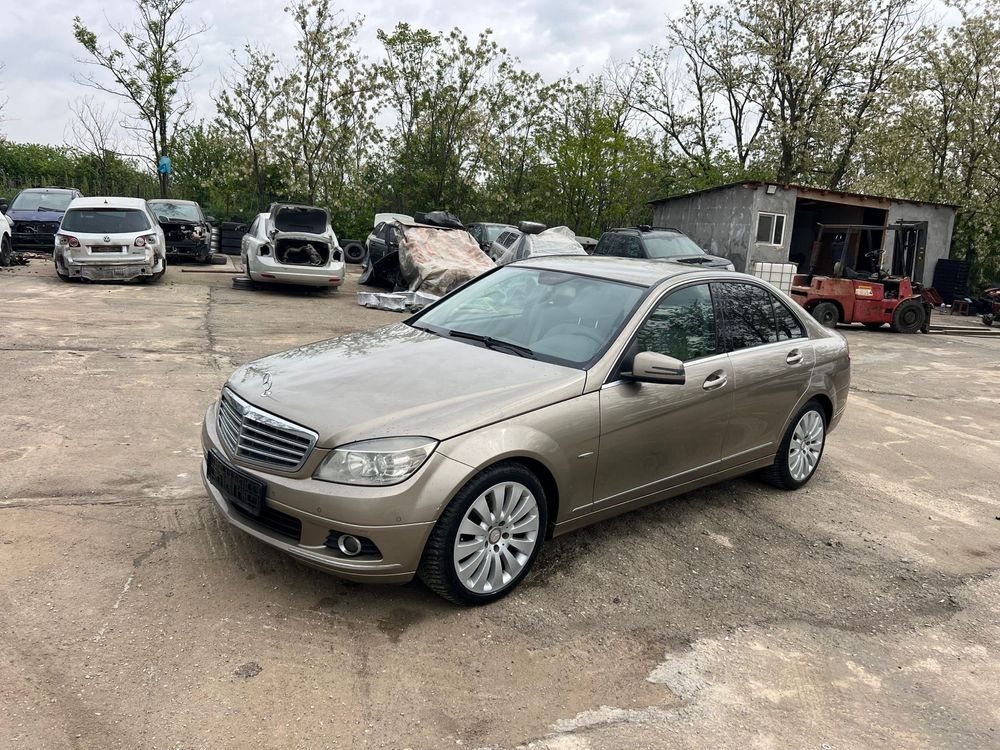 Dezmembrez Mercedes C220cdi W204