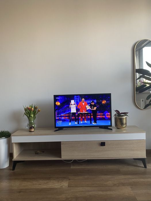 Comoda Tv de vanzare
