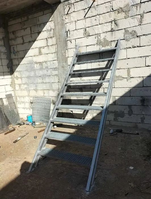 Facem orice model dorește clientul ne deplasăm oriunde în țară