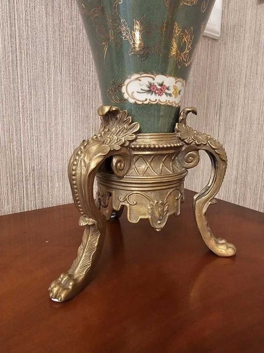 Vază decorativă elegantă,