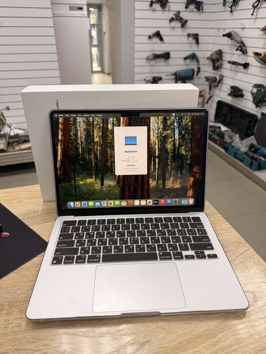 MacBook Air 2022 M2 8/256 TM79