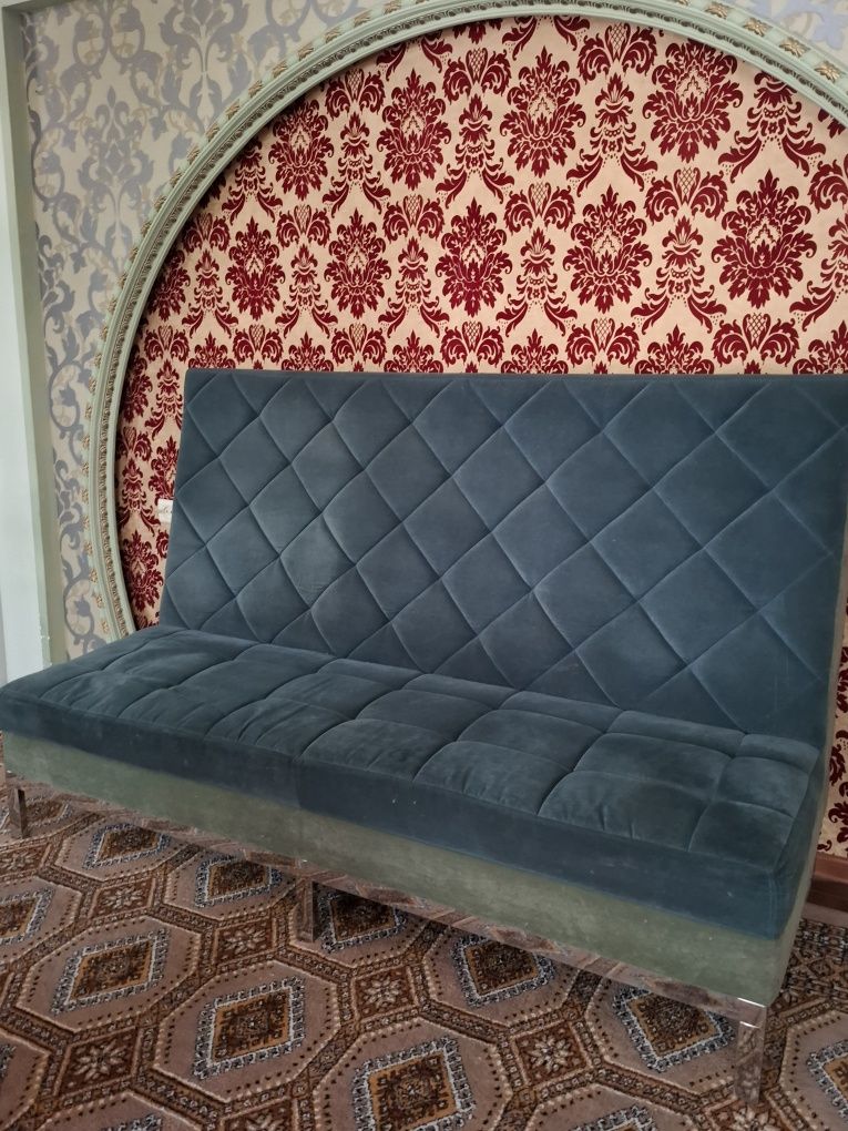 Divan kuxiniy mebel