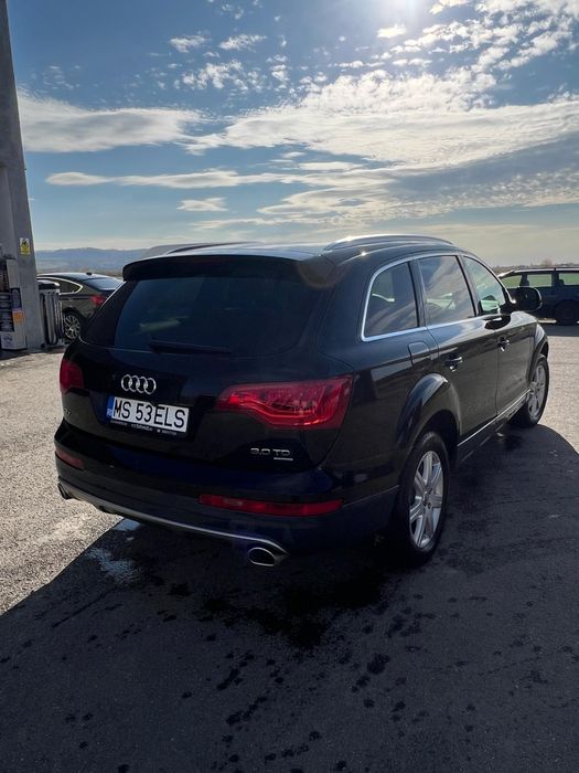 Vând Audi Q7 an 2008