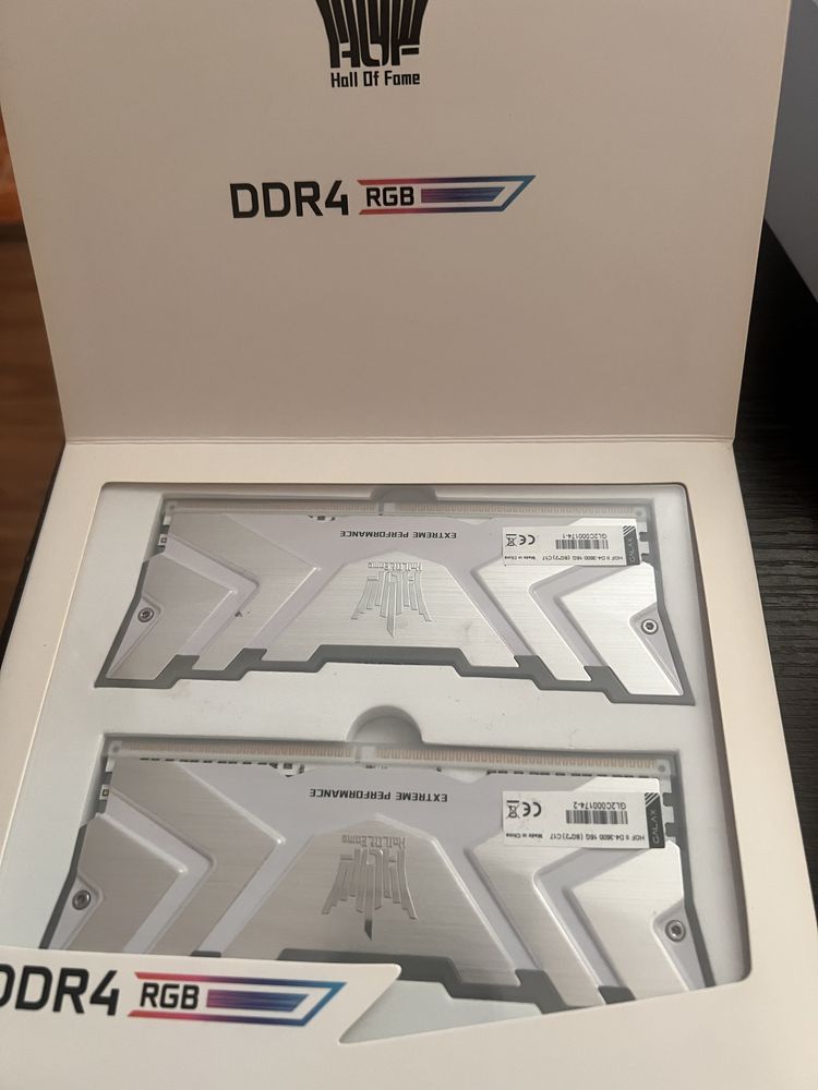 DDR4    8+8=16g с подсветкой и радиатором