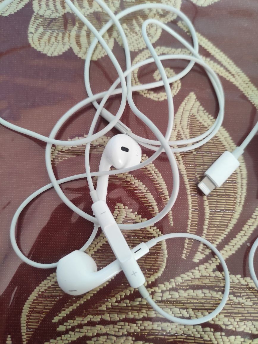 Iphone naushnik ,orginal