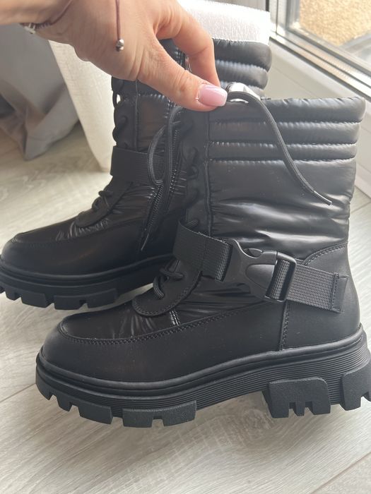 Ghete NOI marimea 37