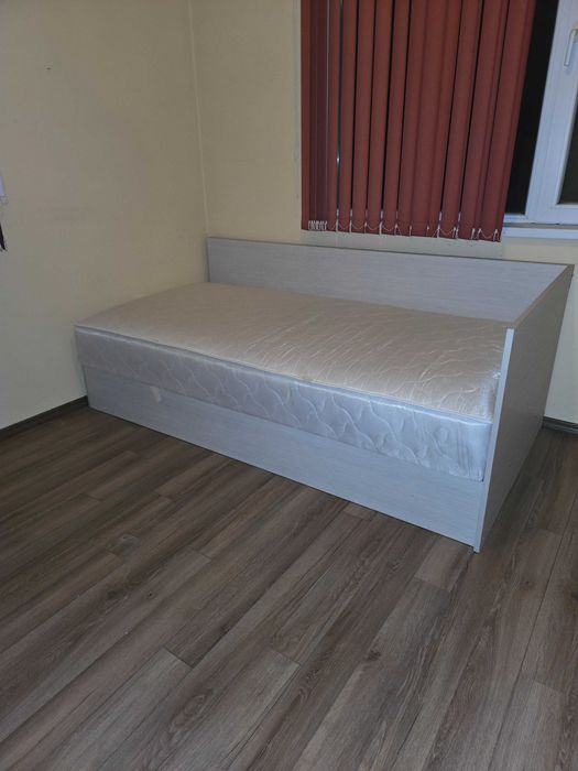 Единично легло с матрак