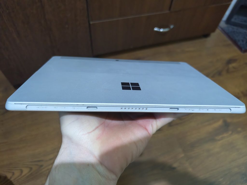 Microsoft Surface Go 1824
