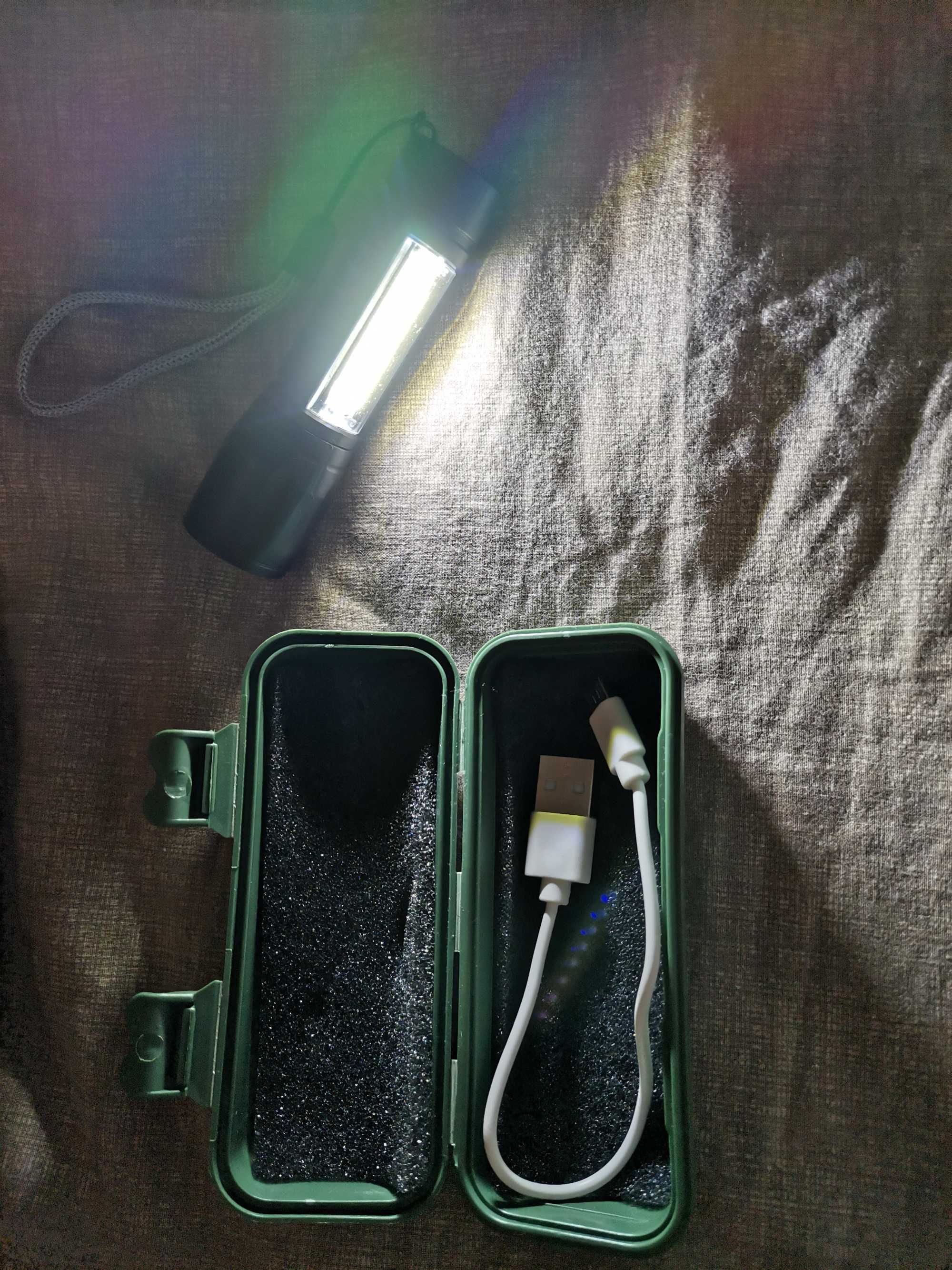 Продавам малък пластмасов фенер с USB зареждане