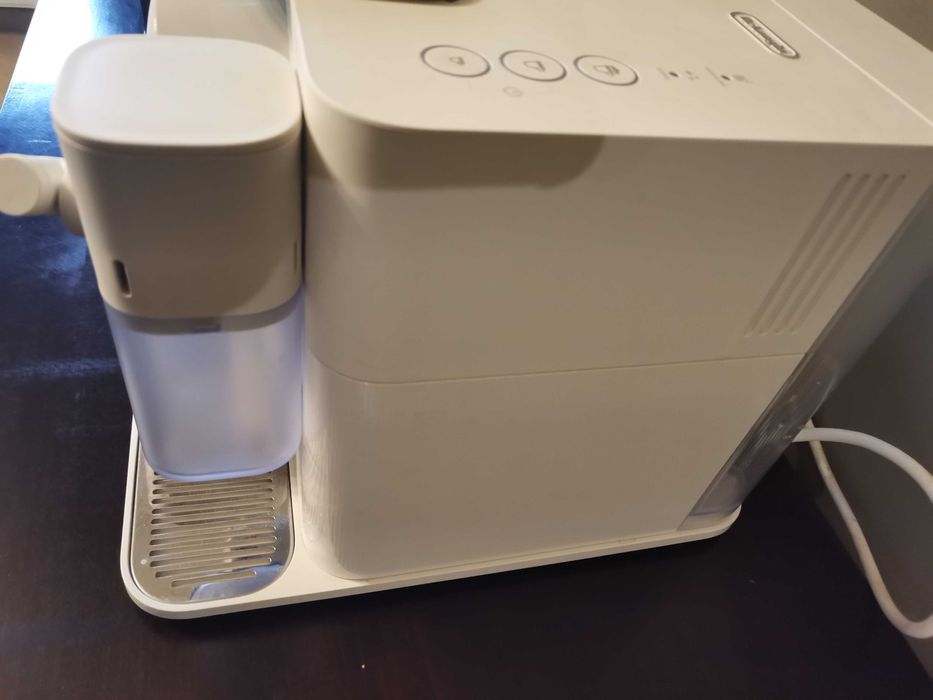 Nespresso DeLonghi Latsissima espresor cu capsule
