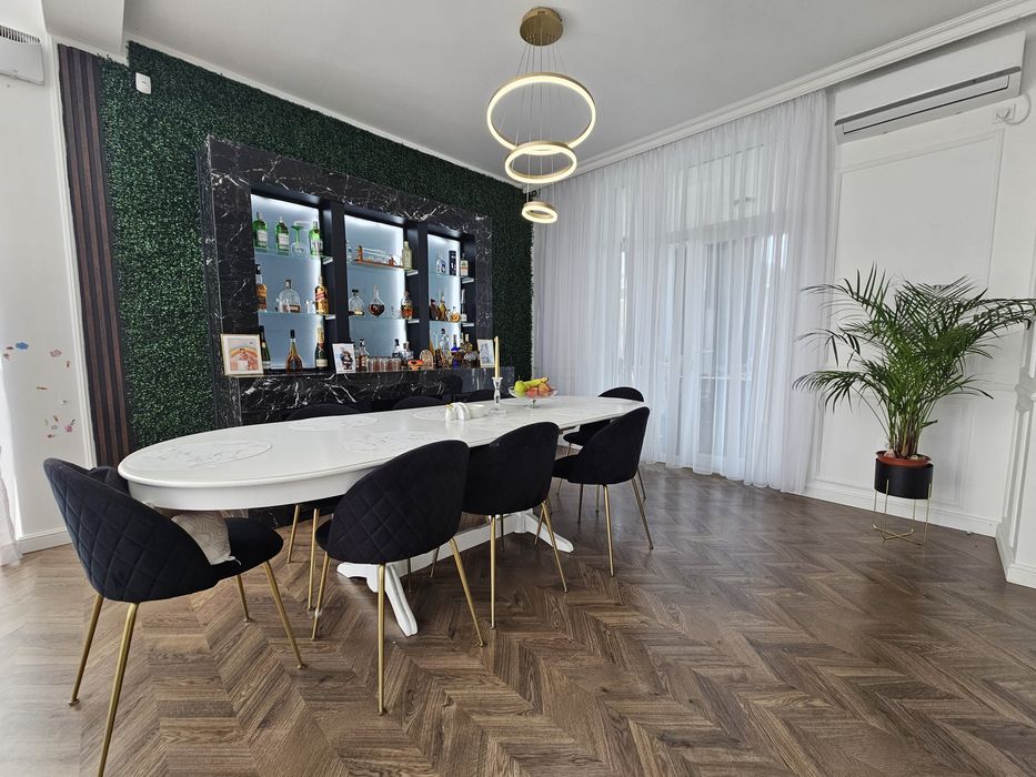 Casa moderna complet echipata premium