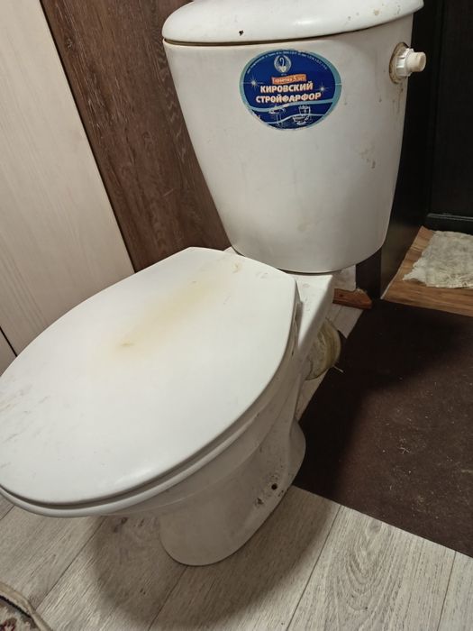 Продам унитаз в хорошем состоянии