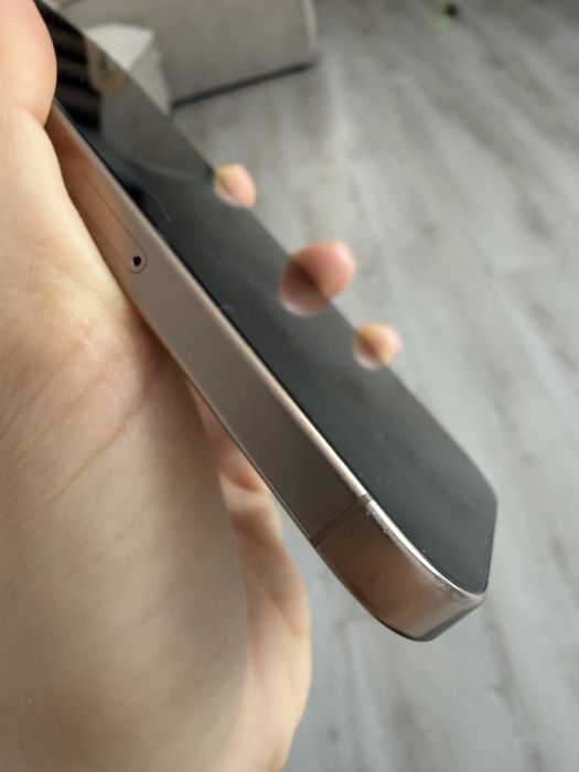 Iphone 16 pro Desert Titanium